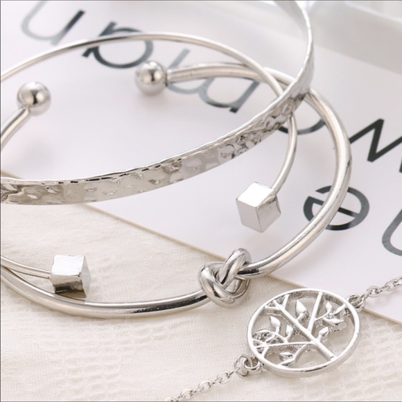 Beautiful set of 4 bracelets - Picture 2 of 5